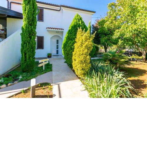 Apartment VESNA