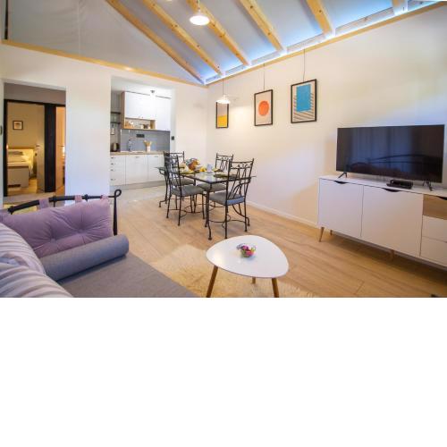 Apartment Vijula - central with private parking