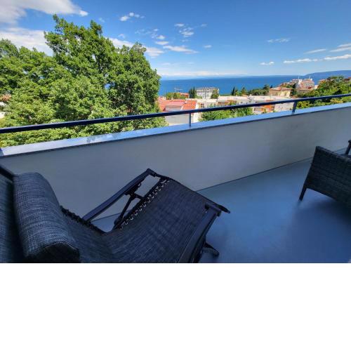 Apartment with direct Sea View, Free Parking and close to Beaches and Promenade