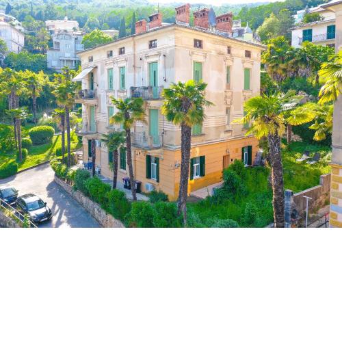 Apartment with patio 50m from the beach and Lungomare