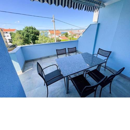 Apartment with Sea View in Jadranovo 75 m² Terrace