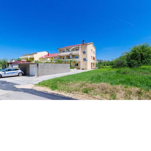 Apartments and Room Sime M