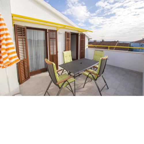 Apartments and Rooms Irena