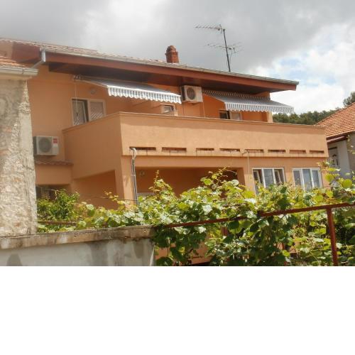 Apartments and rooms Nediljko