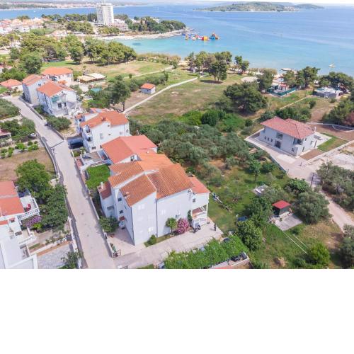 Apartments and Rooms On the Beach