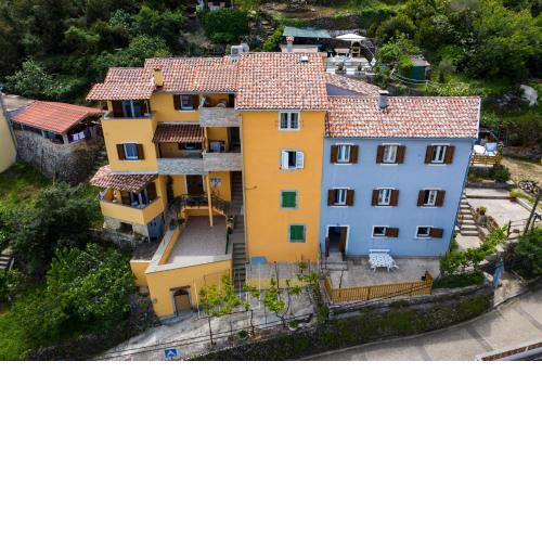 Apartments and rooms Roberto B.