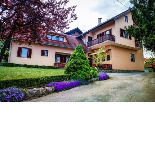 Apartments and Rooms Štefanac