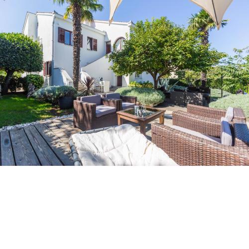 Apartments and rooms Villa Bori