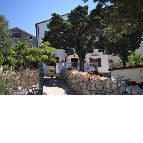 Apartments and rooms with parking space Cunski, Losinj - 2498