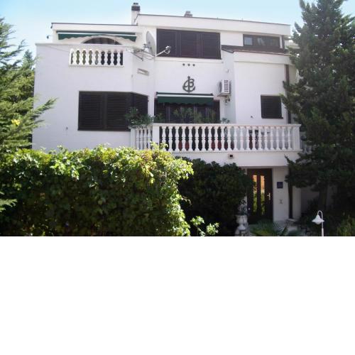 Apartments and rooms with parking space Klenovica, Novi Vinodolski - 5590