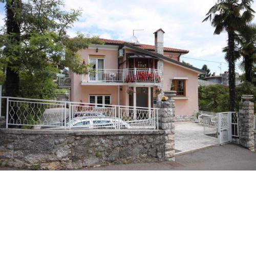 Apartments and rooms with parking space Lovran, Opatija - 2321