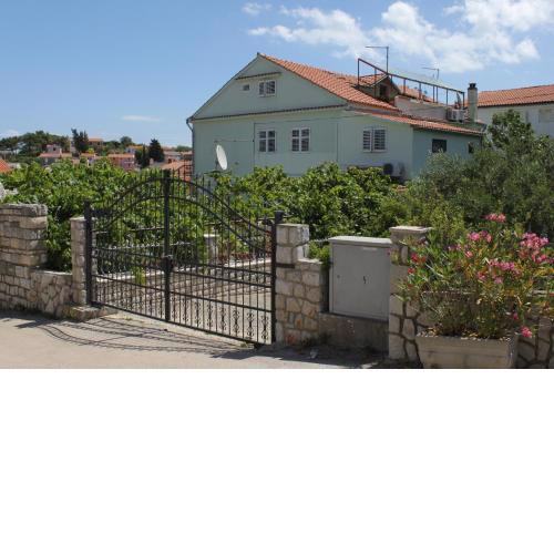 Apartments and rooms with parking space Mali Losinj (Losinj) - 2495