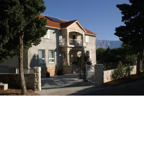 Apartments and rooms with parking space Sumartin, Brac - 757