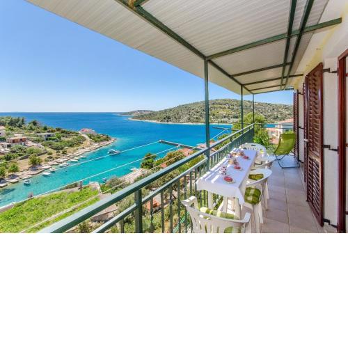 Apartments Bosiljka - by the sea