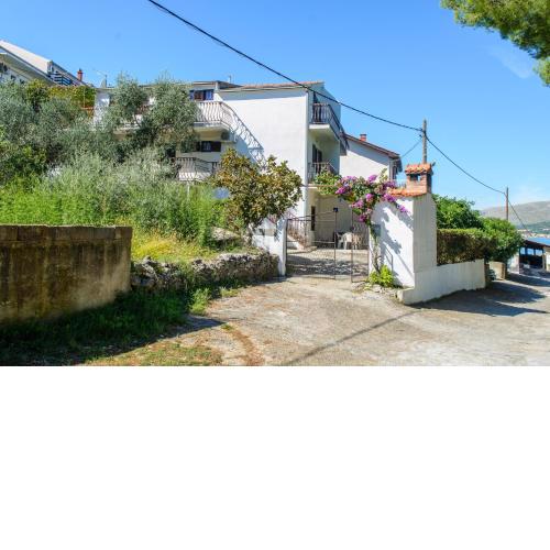 Apartments by the sea Arbanija, Ciovo - 18624