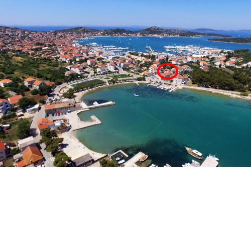 Apartments by the sea Betina, Murter - 16742