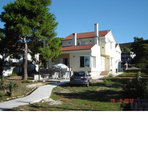 Apartments by the sea Brgulje, Molat - 13318