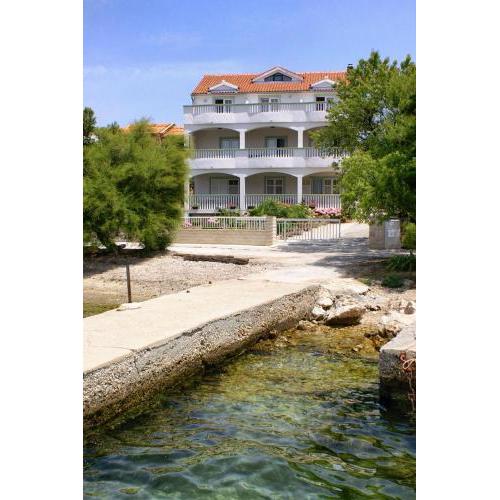 Apartments by the sea Brodarica, Sibenik - 4195