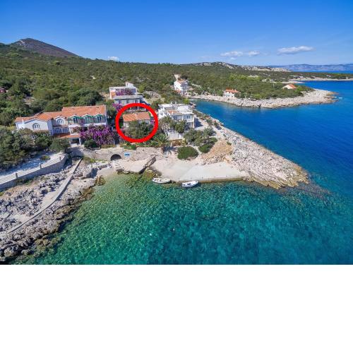 Apartments by the sea Cove Pokrivenik, Hvar - 5223
