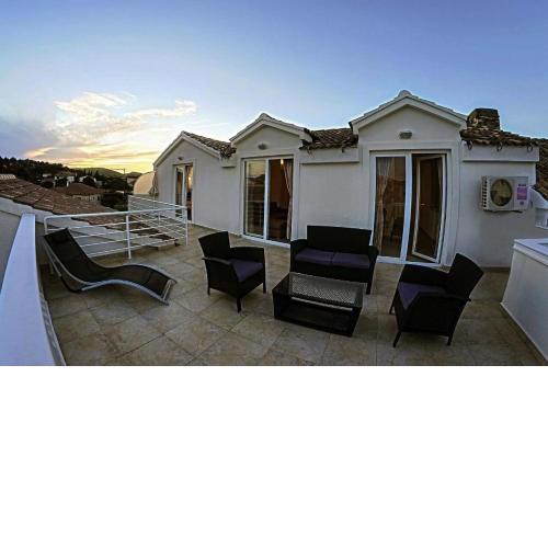 Apartments by the sea Jezera, Murter - 17007