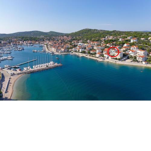 Apartments by the sea Jezera, Murter - 796