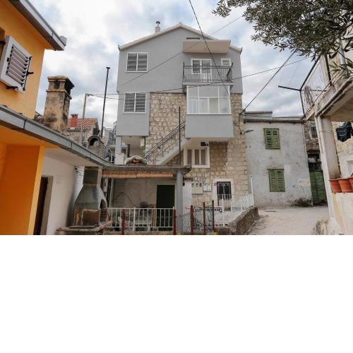Apartments by the sea Kastel Kambelovac, Kastela - 8679