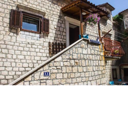 Apartments by the sea Kastel Stafilic, Kastela - 10264