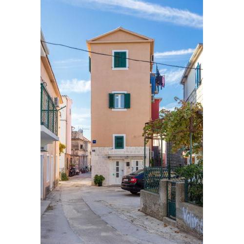 Apartments by the sea Kastel Stafilic, Kastela - 15110