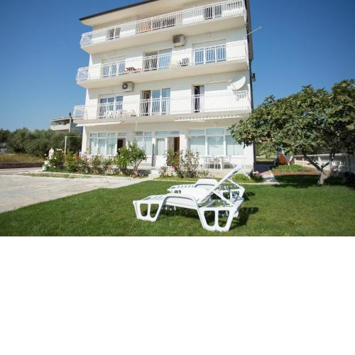 Apartments by the sea Kastel Stafilic, Kastela - 20981