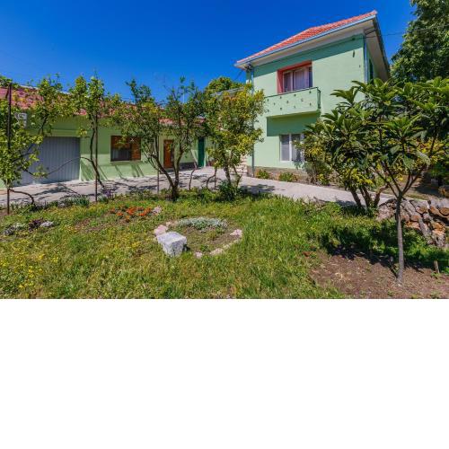 Apartments by the sea Kastel Stari, Kastela - 14577