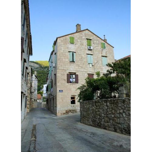 Apartments by the sea Komiza, Vis - 2429