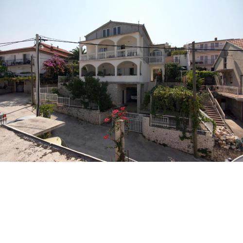 Apartments by the sea Mastrinka, Ciovo - 4647