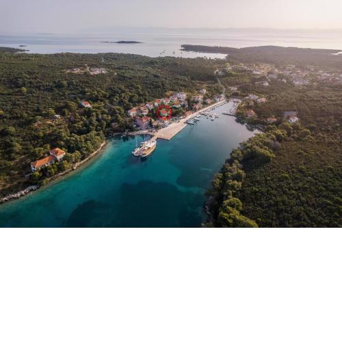 Apartments by the sea Molat - 18433