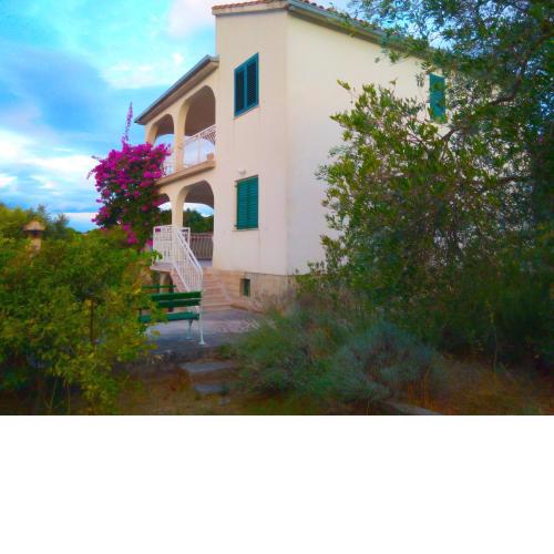 Apartments by the sea Necujam, Solta - 18664