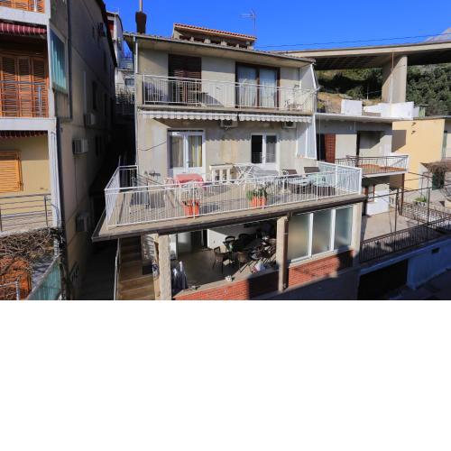 Apartments by the sea Podgora, Makarska - 16476