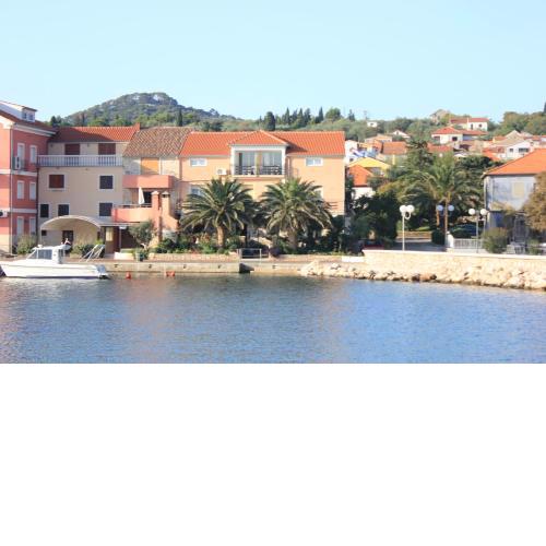 Apartments by the sea Poljana, Ugljan - 8450
