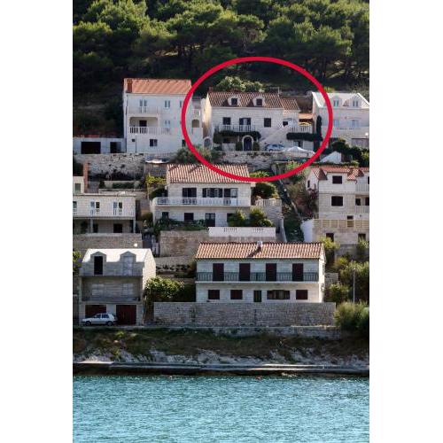 Apartments by the sea Pucisca, Brac - 5625
