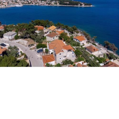 Apartments by the sea Puntinak, Brac - 718