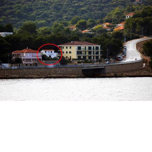 Apartments by the sea Rogac, Solta - 16223
