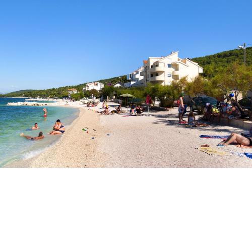 Apartments by the sea Slatine, Ciovo - 1139