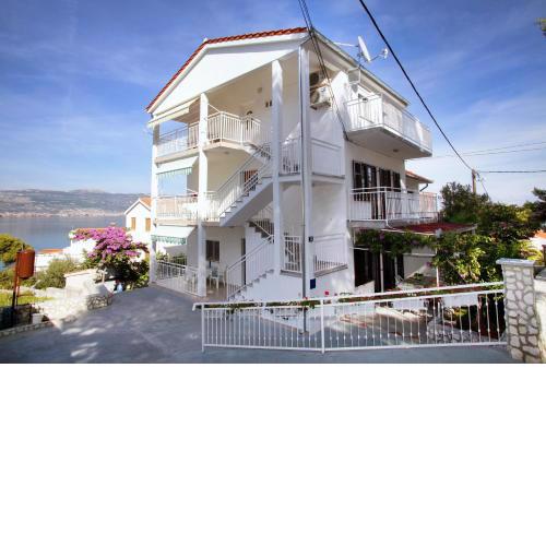 Apartments by the sea Slatine, Ciovo - 972