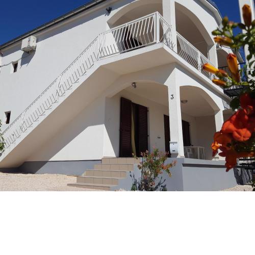 Apartments by the sea Starigrad, Paklenica - 15968