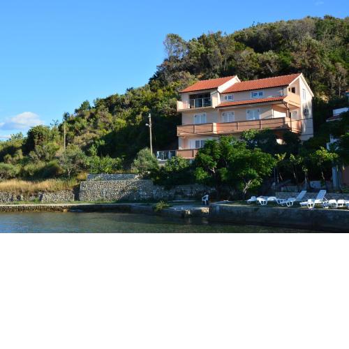 Apartments by the sea Supetarska Draga - Donja, Rab - 17201