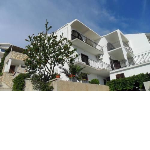 Apartments by the sea Tisno, Murter - 11289