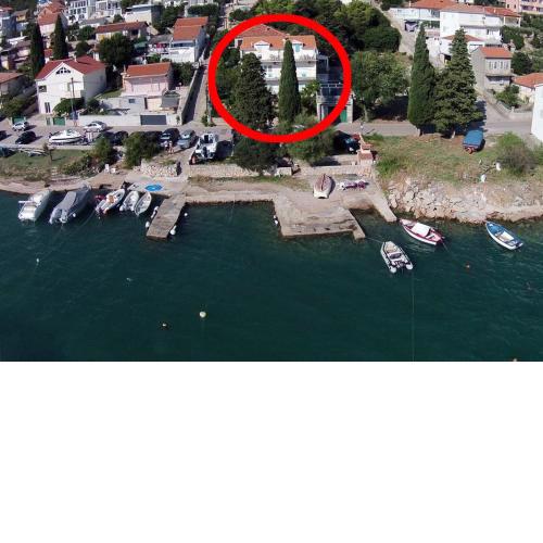Apartments by the sea Tisno, Murter - 5141
