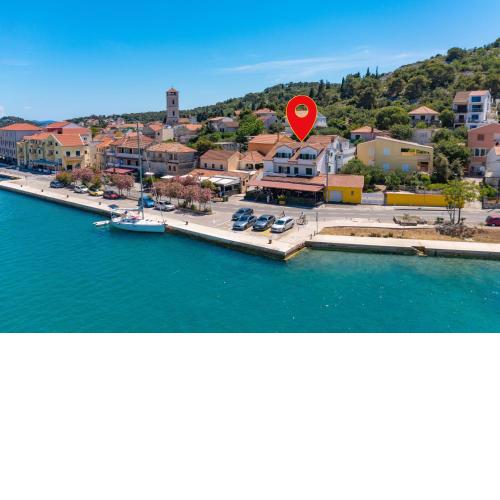Apartments by the sea Tisno, Murter - 815