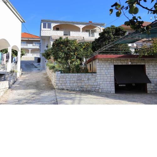 Apartments by the sea Trogir - 10342