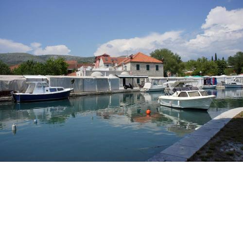 Apartments by the sea Trogir - 15752