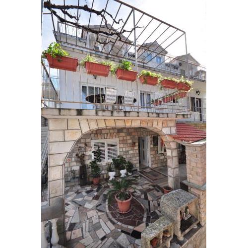 Apartments by the sea Trpanj, Peljesac - 15995