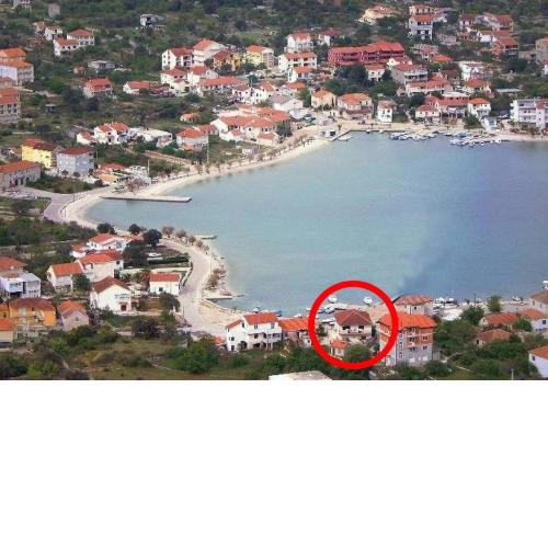 Apartments by the sea Vinisce, Trogir - 16860